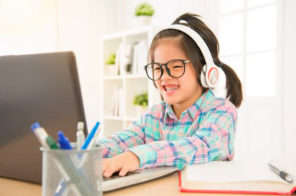 Ways to Make Lessons Fun and Engaging in an Online Class